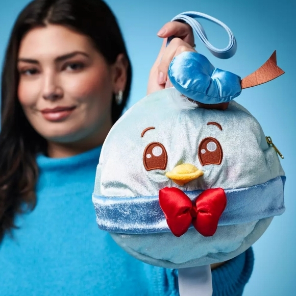 Donald Duck Wild Raspberry Disney Munchlings Plush Crossbody Bag - Picture 3 of 3